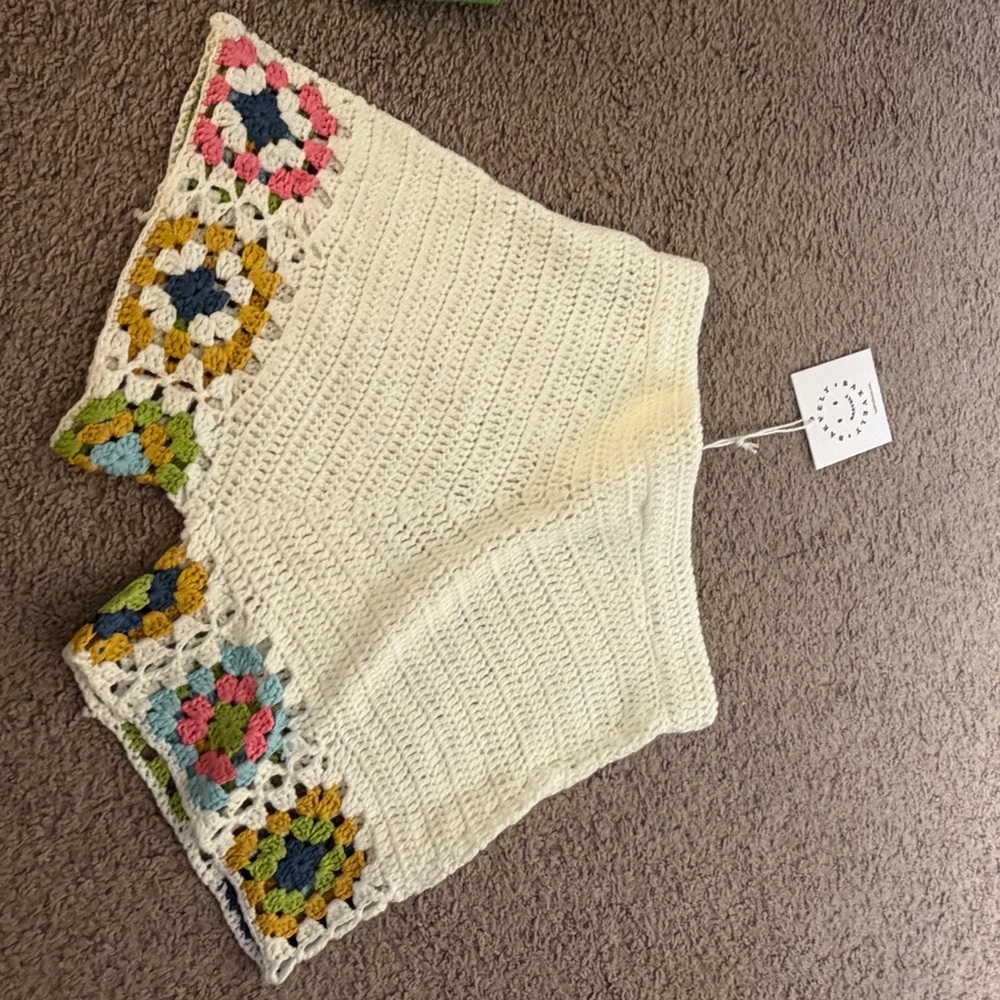 New with tags Crochet Knit Women Shorts - Cream Multicolor M